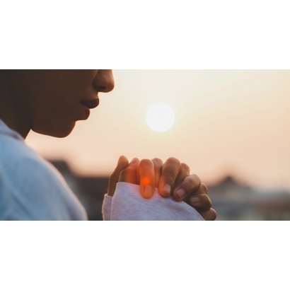8995-side-view-of-woman-praying-at-twilight-sunset.jpg